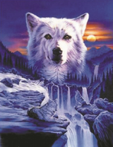 Белый волк над темными горами